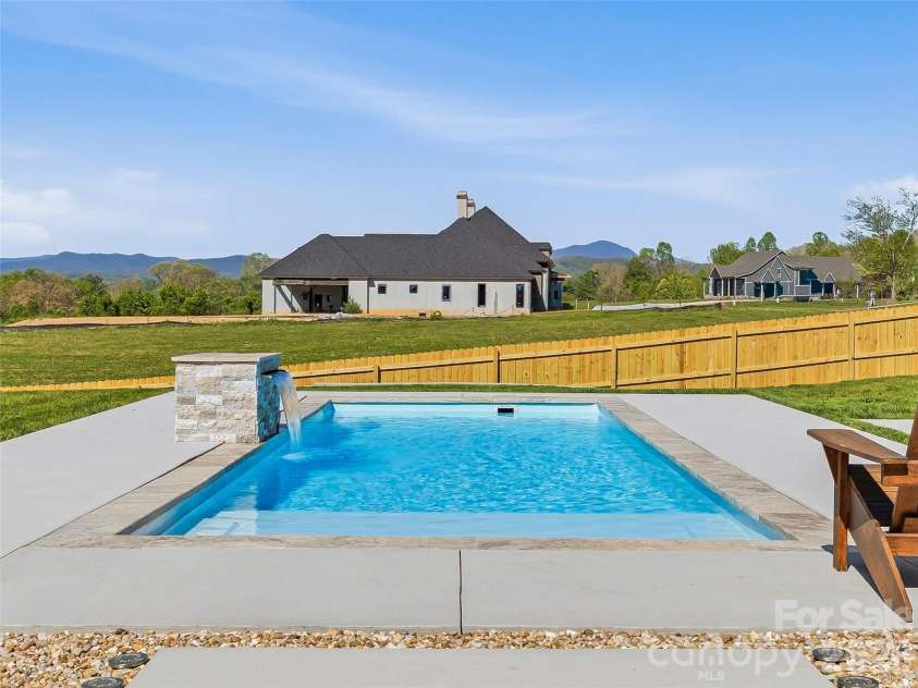 16 Pisgah Ridge Trail, Mills River, NC 28759.  MLS# CAR4369442, YatesRealty ID 13785. 