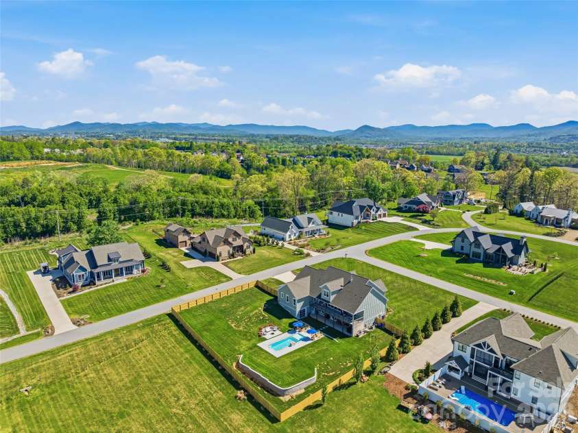 16 Pisgah Ridge Trail, Mills River, NC 28759.  MLS# CAR4369442, YatesRealty ID 13785. 