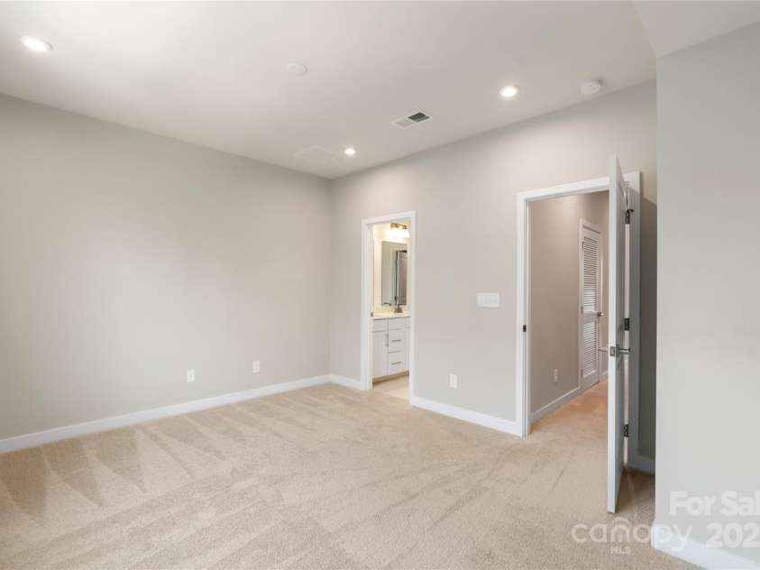 743 Anderson Street, Charlotte, NC 28205.  MLS# CAR4260153, YatesRealty ID 13787. 