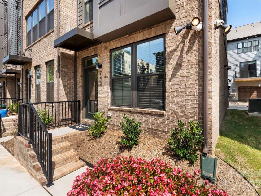 743 Anderson Street, Charlotte, NC 28205.  MLS# CAR4260153, YatesRealty ID 13787. 