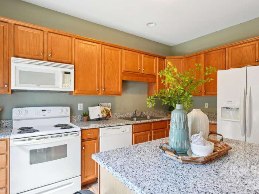 209 Township Drive, Fort Mill, SC 29715.  MLS# CAR4356520, YatesRealty ID 13788. Kitchen 