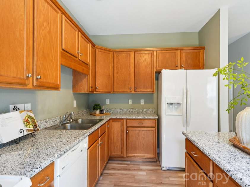 209 Township Drive, Fort Mill, SC 29715.  MLS# CAR4356520, YatesRealty ID 13788. Kitchen
