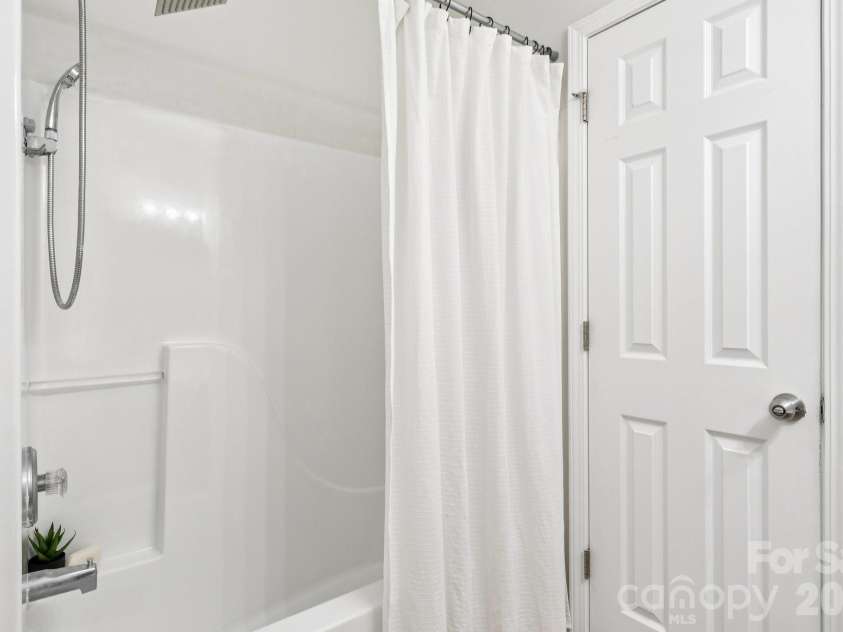 209 Township Drive, Fort Mill, SC 29715.  MLS# CAR4356520, YatesRealty ID 13788. Owners Bathroom