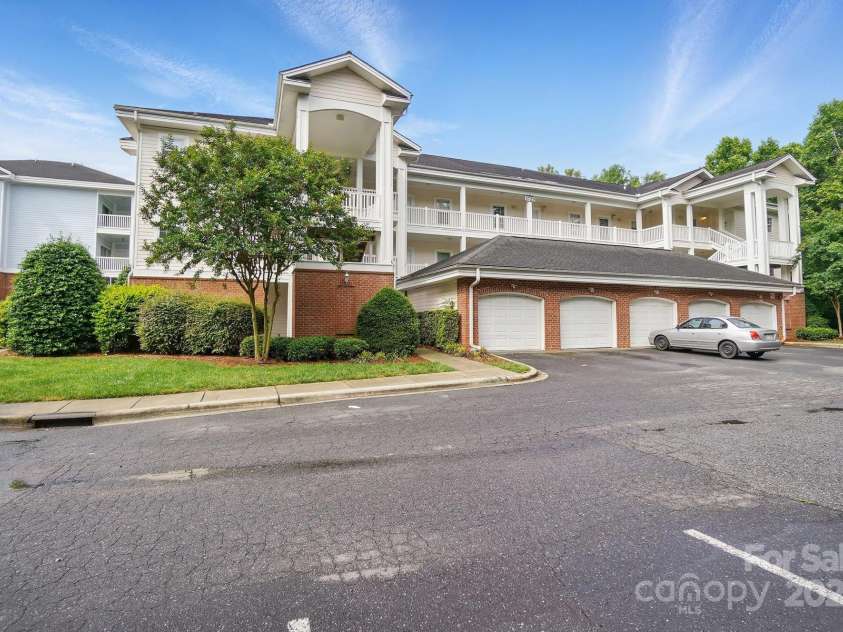 8731 Coralbell Lane, Charlotte, NC 28213.  MLS# CAR4258798, YatesRealty ID 13788. 