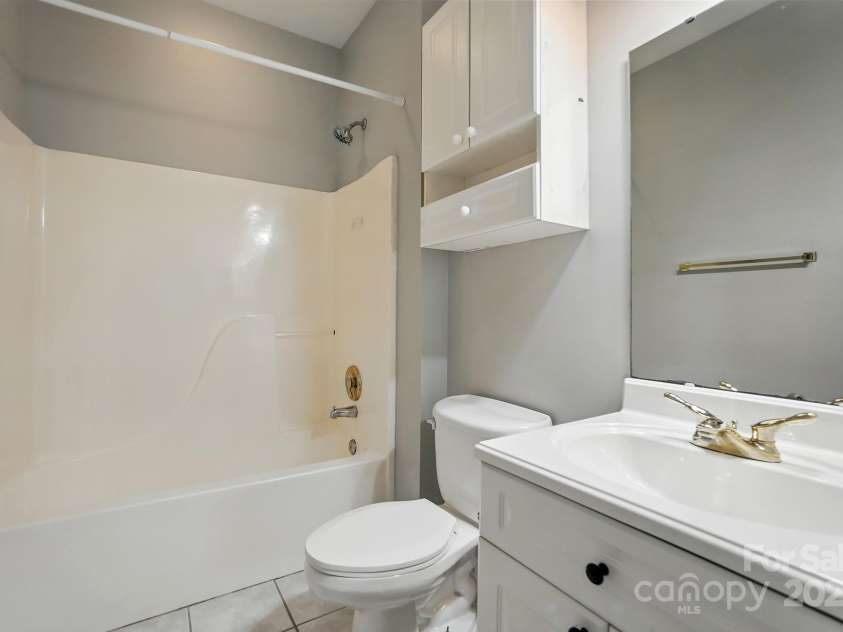 8731 Coralbell Lane, Charlotte, NC 28213.  MLS# CAR4258798, YatesRealty ID 13788. 