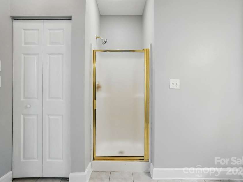 8731 Coralbell Lane, Charlotte, NC 28213.  MLS# CAR4258798, YatesRealty ID 13788. 