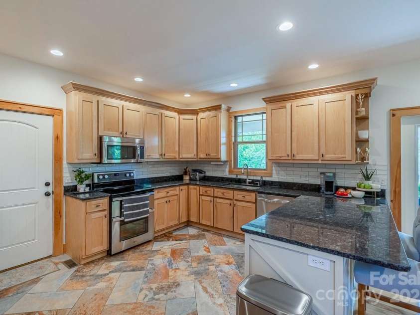 415 W V Thompson Road, Rutherfordton, NC 28139.  MLS# CAR4260302, YatesRealty ID 13789. 