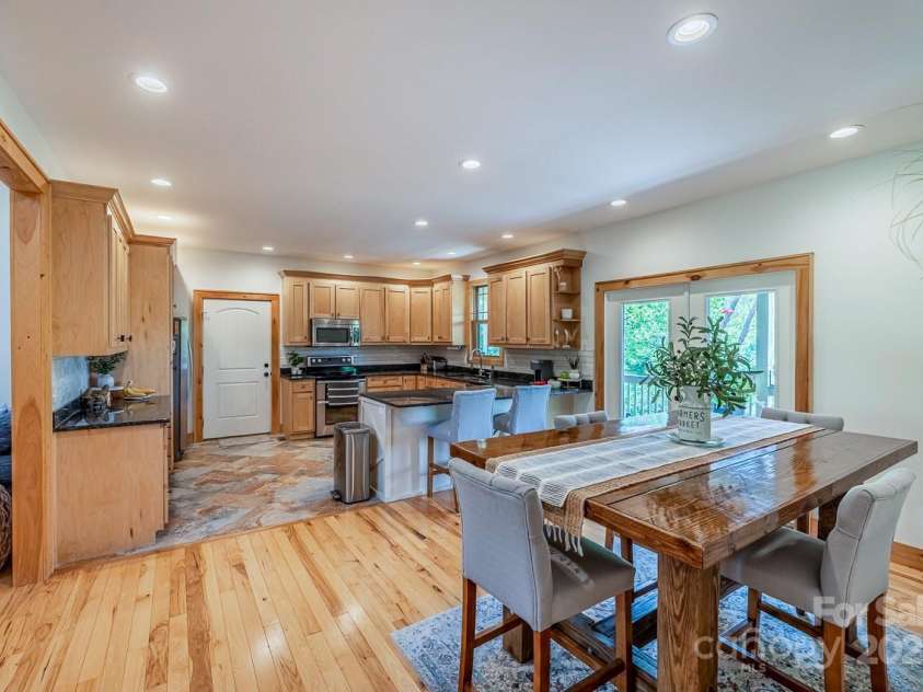 415 W V Thompson Road, Rutherfordton, NC 28139.  MLS# CAR4260302, YatesRealty ID 13789. 