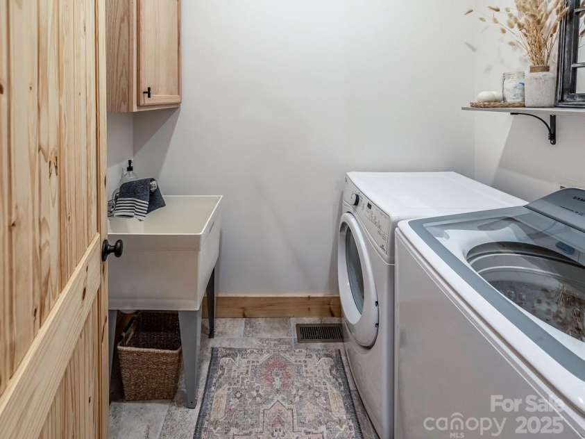 415 W V Thompson Road, Rutherfordton, NC 28139.  MLS# CAR4260302, YatesRealty ID 13789. 