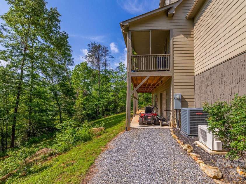 415 W V Thompson Road, Rutherfordton, NC 28139.  MLS# CAR4260302, YatesRealty ID 13789. 