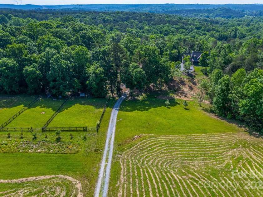 415 W V Thompson Road, Rutherfordton, NC 28139.  MLS# CAR4260302, YatesRealty ID 13789. 