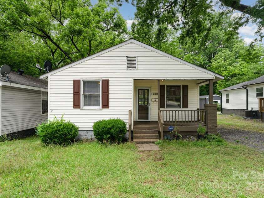 730 Marble Street, Charlotte, NC 28208.  MLS# CAR4260389, YatesRealty ID 13790. 