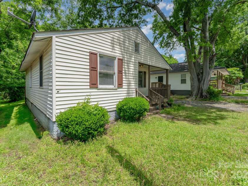 730 Marble Street, Charlotte, NC 28208.  MLS# CAR4260389, YatesRealty ID 13790. 