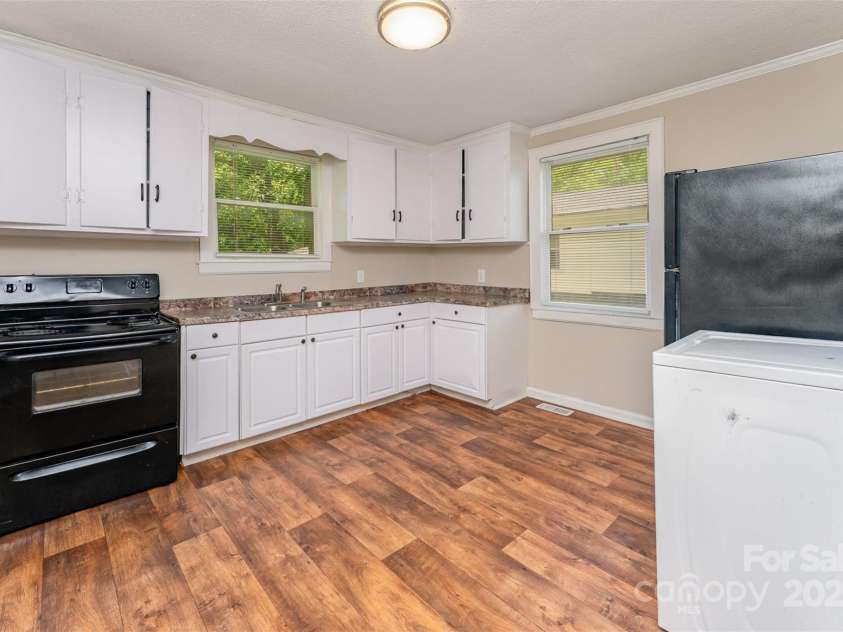 730 Marble Street, Charlotte, NC 28208.  MLS# CAR4260389, YatesRealty ID 13790. 