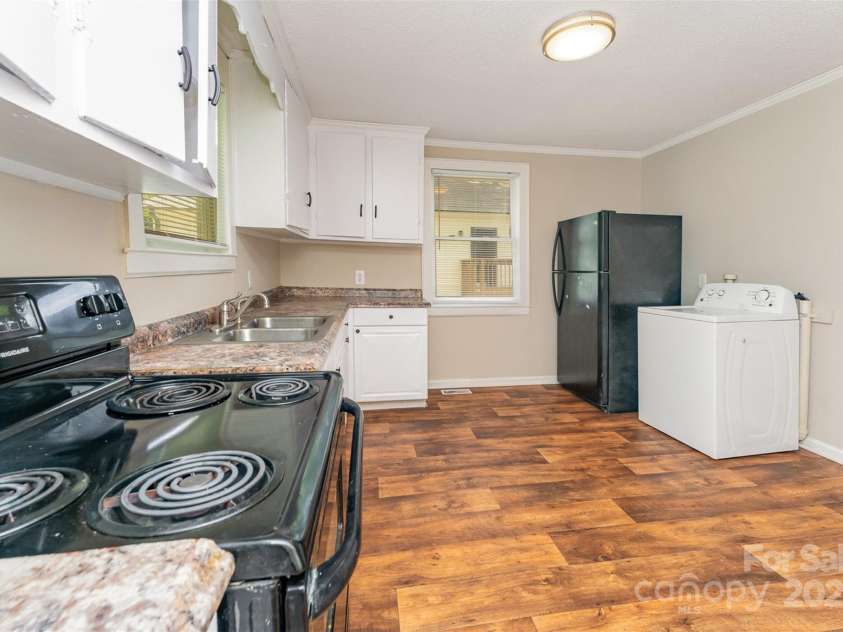 730 Marble Street, Charlotte, NC 28208.  MLS# CAR4260389, YatesRealty ID 13790. 