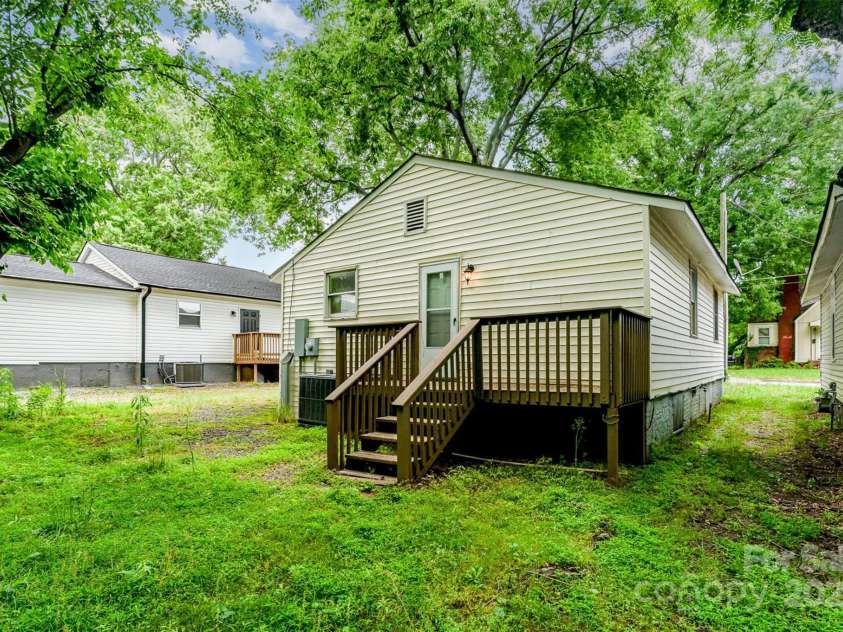 730 Marble Street, Charlotte, NC 28208.  MLS# CAR4260389, YatesRealty ID 13790. 