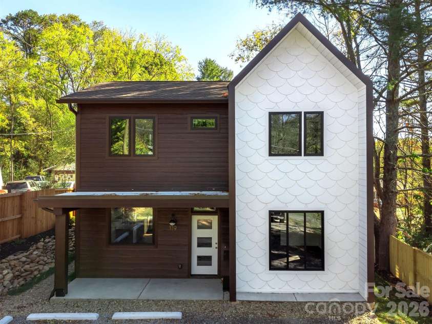 119 Bear Creek Road, Asheville, NC 28806.  MLS# CAR4315446, YatesRealty ID 13791. 