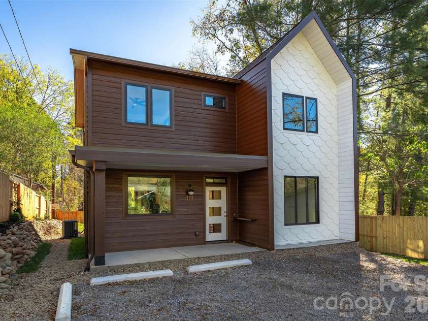 119 Bear Creek Road, Asheville, NC 28806.  MLS# CAR4315446, YatesRealty ID 13791. 