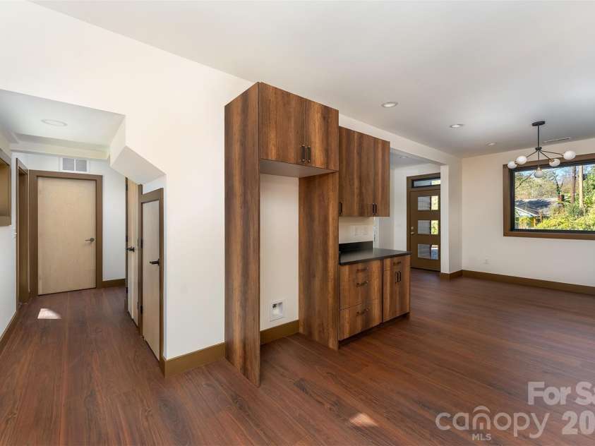 119 Bear Creek Road, Asheville, NC 28806.  MLS# CAR4315446, YatesRealty ID 13791. 