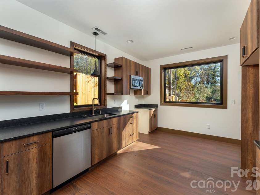 119 Bear Creek Road, Asheville, NC 28806.  MLS# CAR4315446, YatesRealty ID 13791. 
