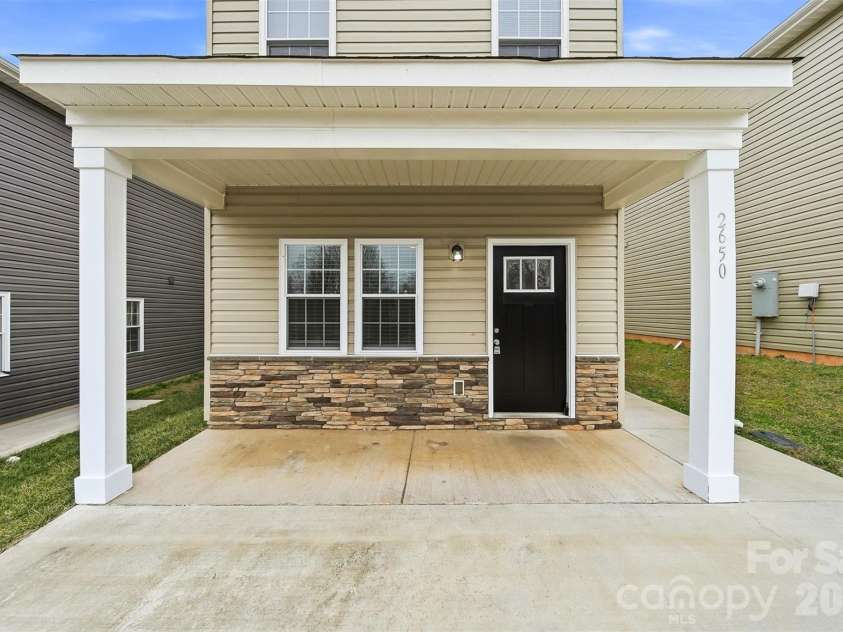 2650 14th Street, Hickory, NC 28601.  MLS# CAR4350279, YatesRealty ID 13792. 