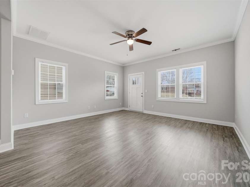2650 14th Street, Hickory, NC 28601.  MLS# CAR4350279, YatesRealty ID 13792. 