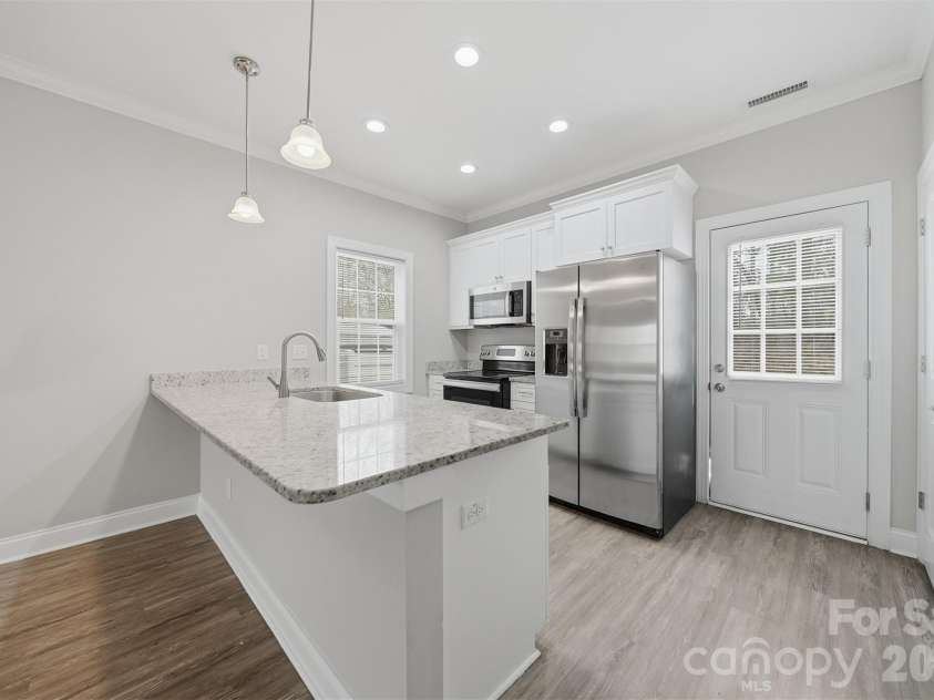 2650 14th Street, Hickory, NC 28601.  MLS# CAR4350279, YatesRealty ID 13792. 