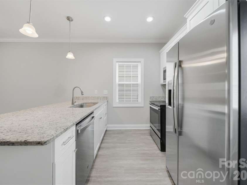 2650 14th Street, Hickory, NC 28601.  MLS# CAR4350279, YatesRealty ID 13792. 