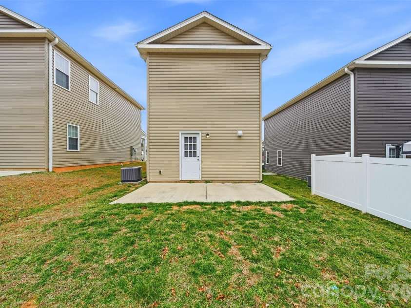 2650 14th Street, Hickory, NC 28601.  MLS# CAR4350279, YatesRealty ID 13792. 