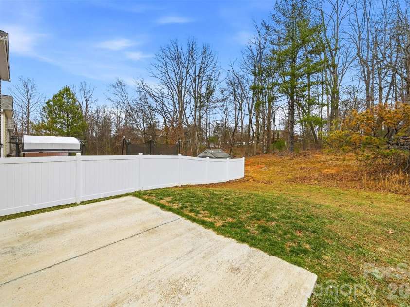 2650 14th Street, Hickory, NC 28601.  MLS# CAR4350279, YatesRealty ID 13792. 