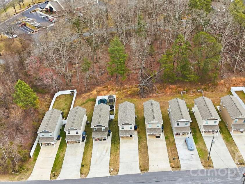 2650 14th Street, Hickory, NC 28601.  MLS# CAR4350279, YatesRealty ID 13792. 
