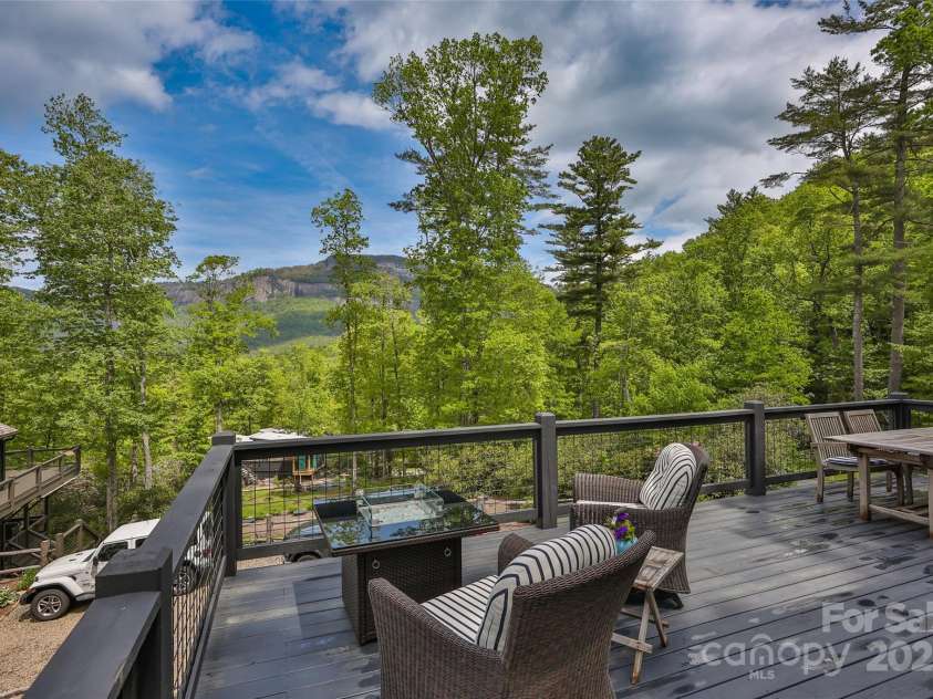 134 Rock Face Trail, Highlands, NC 28741.  MLS# CAR4260300, YatesRealty ID 13793. 