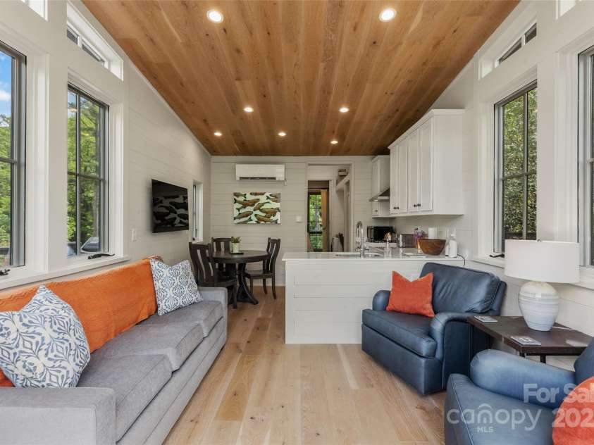 134 Rock Face Trail, Highlands, NC 28741.  MLS# CAR4260300, YatesRealty ID 13793. 