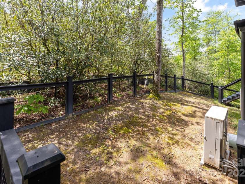 134 Rock Face Trail, Highlands, NC 28741.  MLS# CAR4260300, YatesRealty ID 13793. 