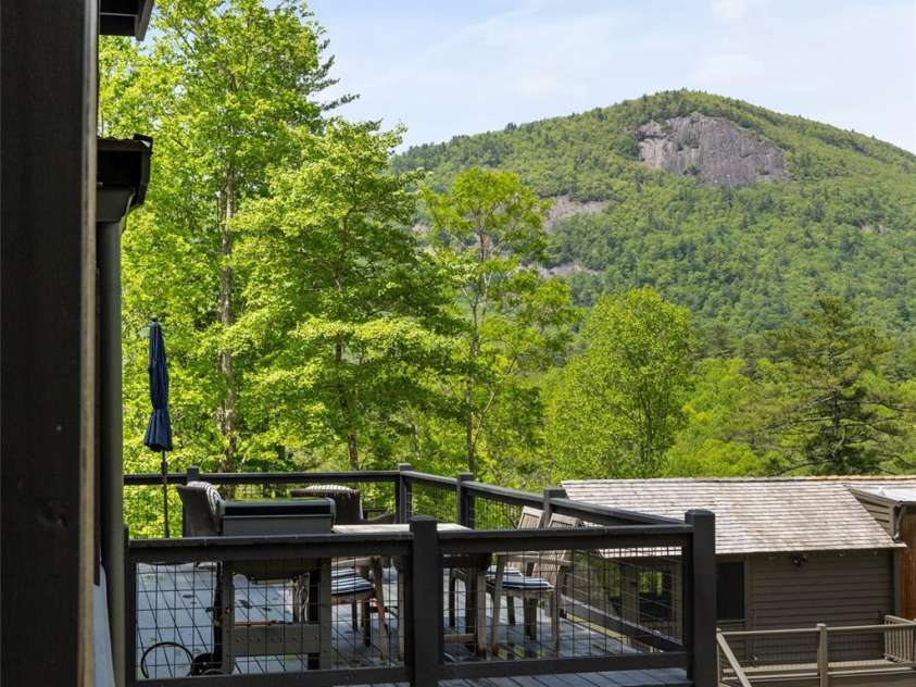 134 Rock Face Trail, Highlands, NC 28741.  MLS# CAR4260300, YatesRealty ID 13793. 