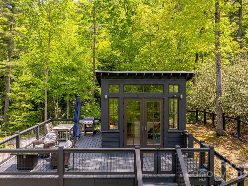 134 Rock Face Trail, Highlands, NC 28741.  MLS# CAR4260300, YatesRealty ID 13793. 