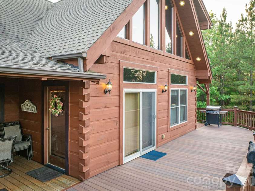 16 Saratoga Drive, Nebo, NC 28761.  MLS# CAR4338569, YatesRealty ID 13794. 