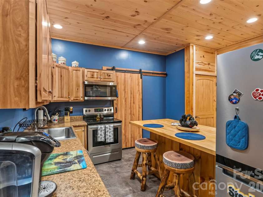 16 Saratoga Drive, Nebo, NC 28761.  MLS# CAR4338569, YatesRealty ID 13794. 