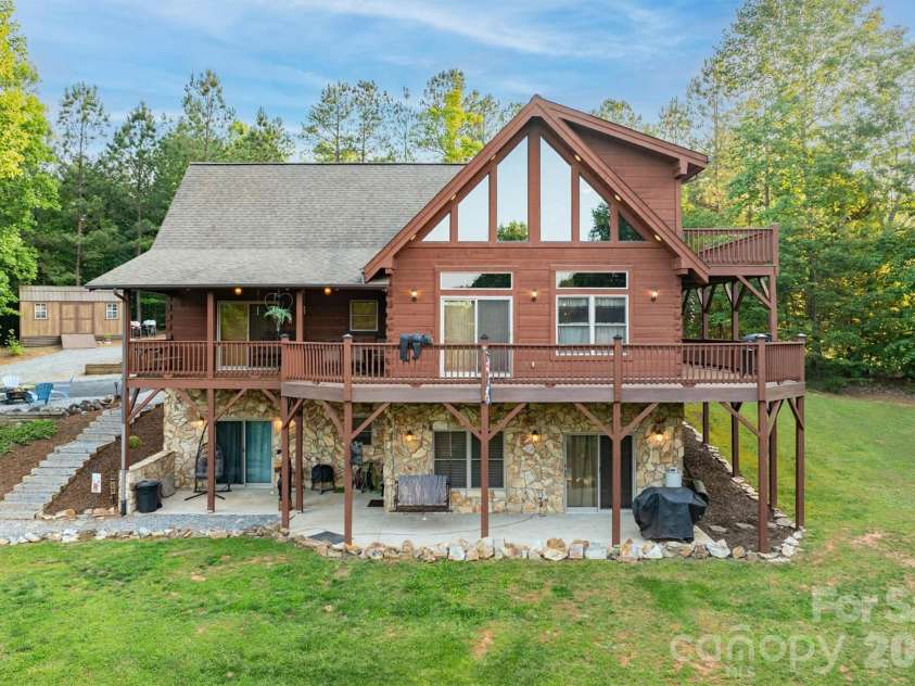 16 Saratoga Drive, Nebo, NC 28761.  MLS# CAR4338569, YatesRealty ID 13794. 