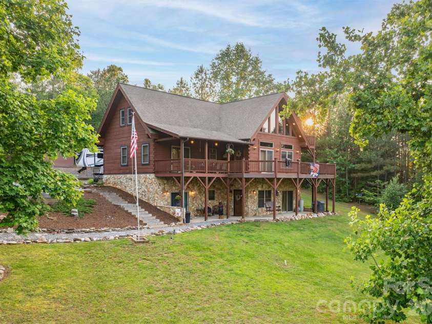 16 Saratoga Drive, Nebo, NC 28761.  MLS# CAR4338569, YatesRealty ID 13794. 