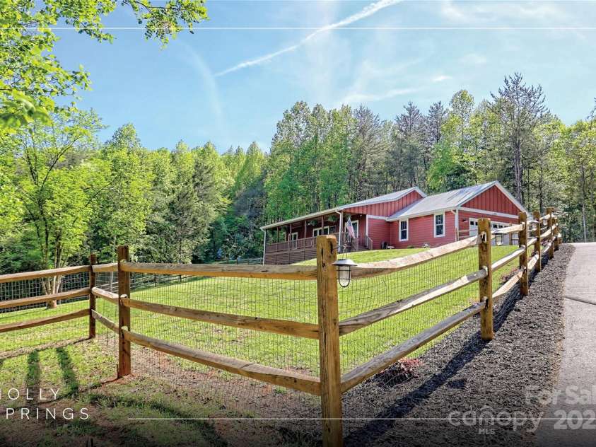 202 Wild Pear Lane, Franklin, NC 28734.  MLS# CAR4253510, YatesRealty ID 13794. 