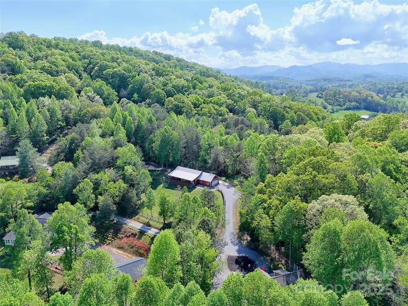 202 Wild Pear Lane, Franklin, NC 28734.  MLS# CAR4253510, YatesRealty ID 13794. 