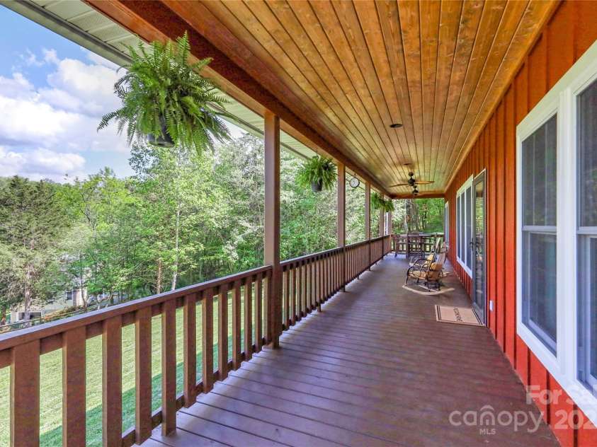 202 Wild Pear Lane, Franklin, NC 28734.  MLS# CAR4253510, YatesRealty ID 13794. 