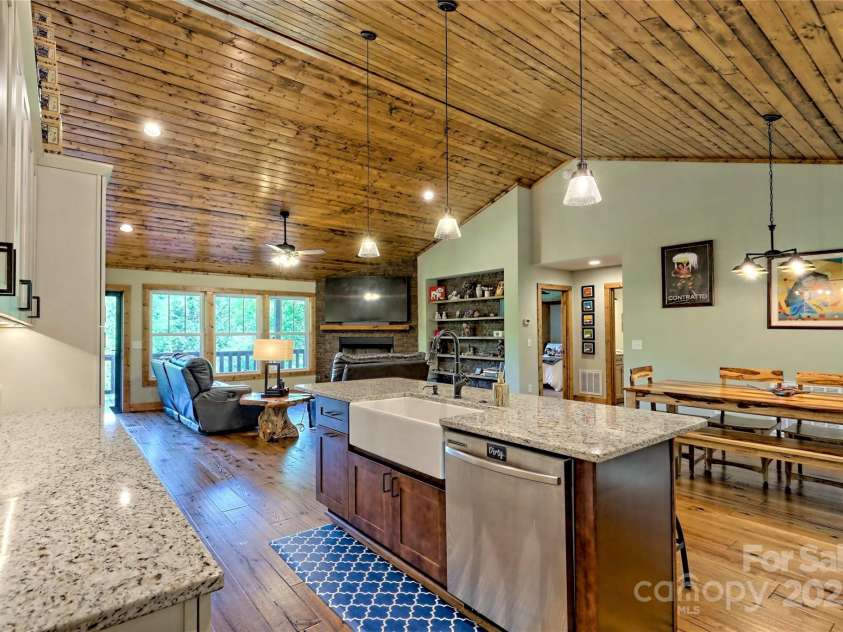202 Wild Pear Lane, Franklin, NC 28734.  MLS# CAR4253510, YatesRealty ID 13794. 