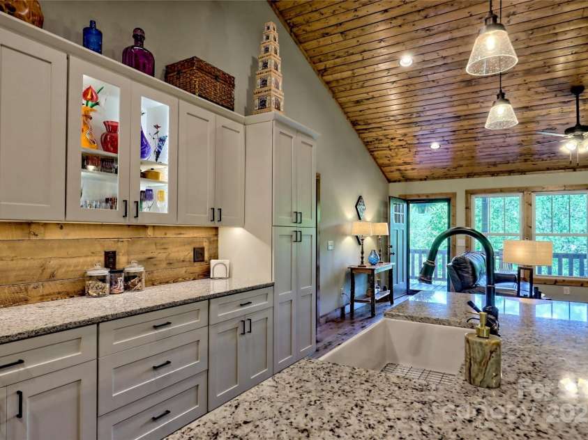 202 Wild Pear Lane, Franklin, NC 28734.  MLS# CAR4253510, YatesRealty ID 13794. 