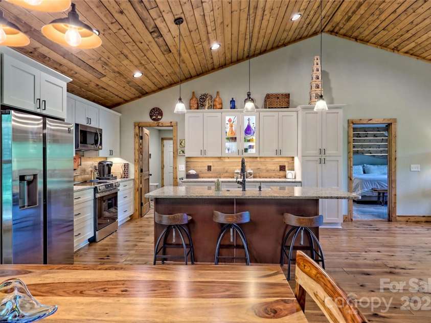 202 Wild Pear Lane, Franklin, NC 28734.  MLS# CAR4253510, YatesRealty ID 13794. 