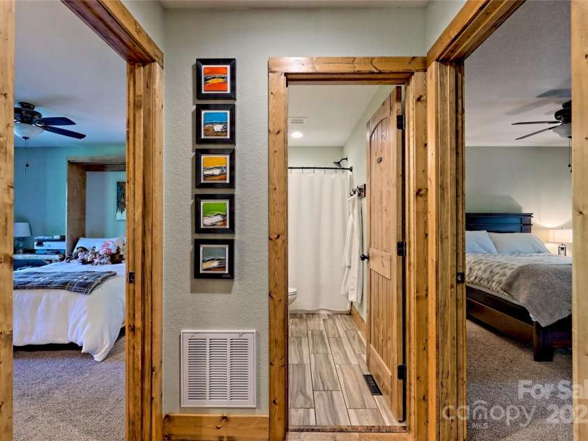 202 Wild Pear Lane, Franklin, NC 28734.  MLS# CAR4253510, YatesRealty ID 13794. 