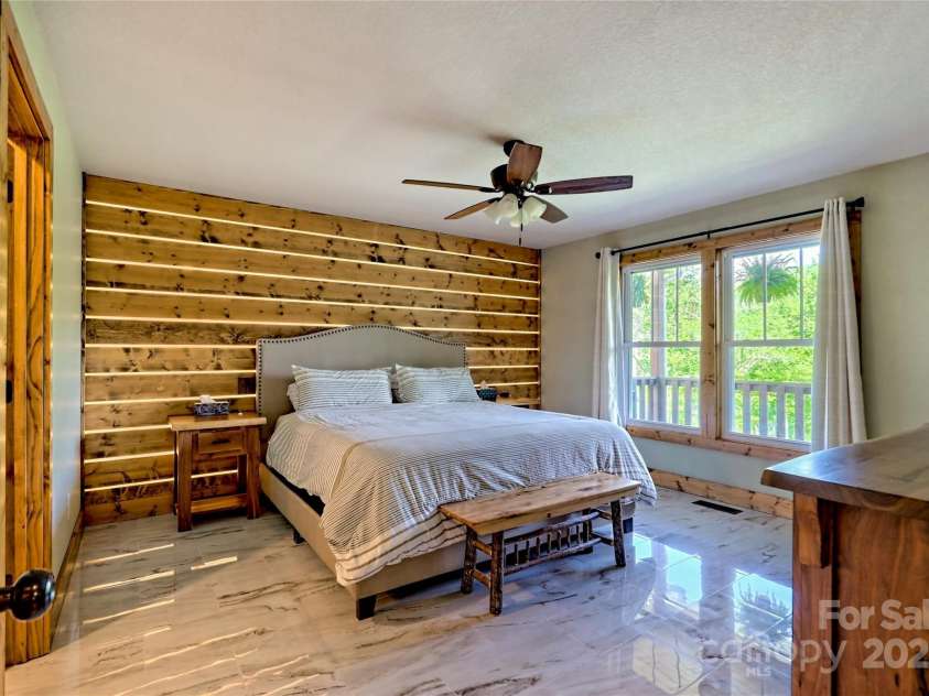 202 Wild Pear Lane, Franklin, NC 28734.  MLS# CAR4253510, YatesRealty ID 13794. 