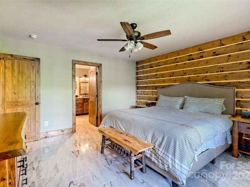202 Wild Pear Lane, Franklin, NC 28734.  MLS# CAR4253510, YatesRealty ID 13794. 