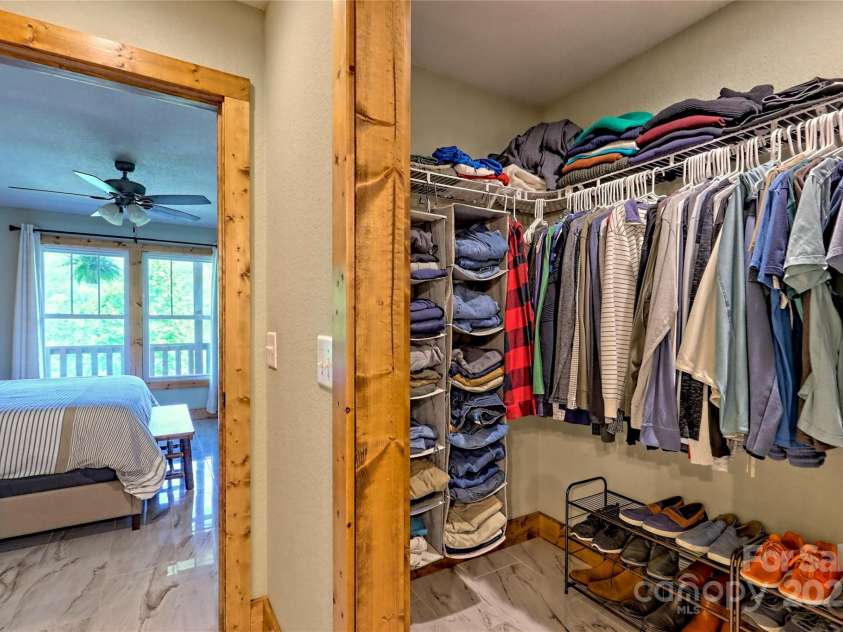 202 Wild Pear Lane, Franklin, NC 28734.  MLS# CAR4253510, YatesRealty ID 13794. 